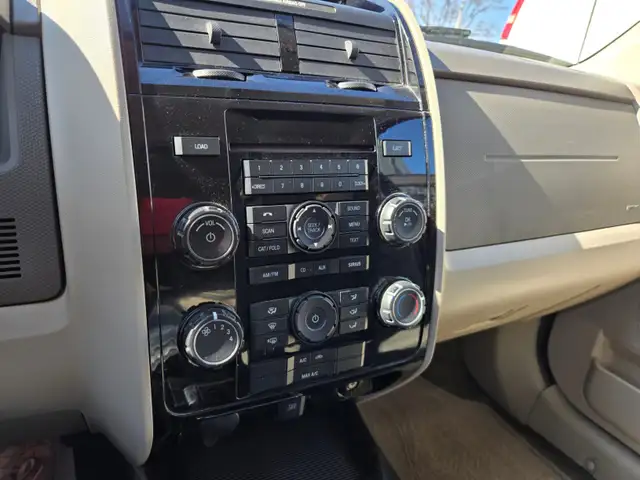 2011 Mazda Tribute AWD V6 Auto GX - Photo 14