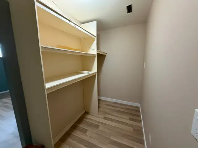 Marlbourough 2 bedrm legal suite,sep ent&laudry, $ 1130/m 60%ut - Photo 6