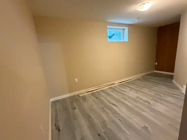 Marlbourough 2 bedrm legal suite,sep ent&laudry, $ 1130/m 60%ut - Photo 9