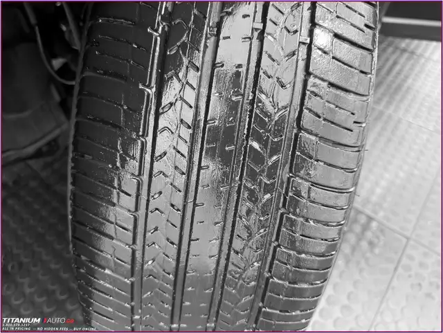 2018 Nissan Rogue AWD-Leather-Apple CarPlay-Camera-Heated Seats- - Photo 31