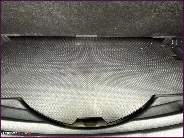 2018 Nissan Rogue AWD-Leather-Apple CarPlay-Camera-Heated Seats- - Photo 37