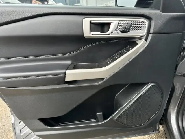 2021 Ford Explorer - Photo 12