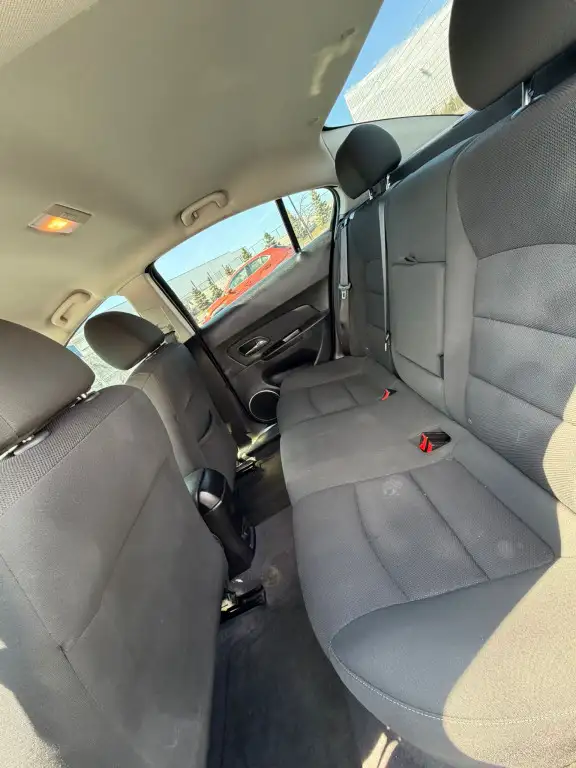 2012 Chevrolet Cruze 4dr Sedan Eco w/1SA - Photo 10