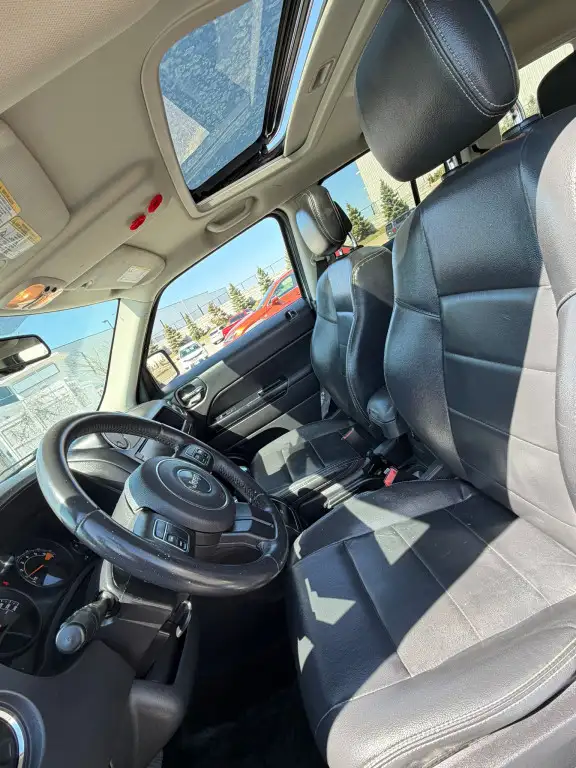 2015 Jeep Patriot Sport 4dr 4x4 CVT - Photo 8