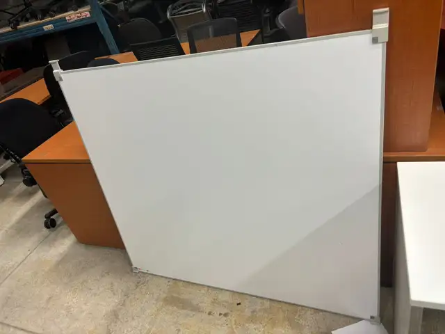 Egan Whiteboard-Excellent Condition-Call us now! - Photo 2