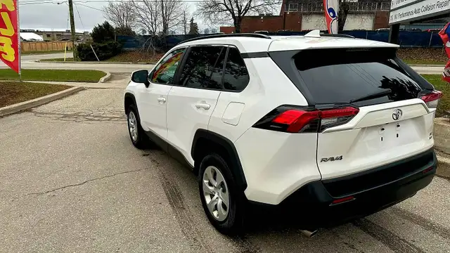 2020 Toyota RAV4 LE AWD - NO ACCIDENTS - HEATED SEATS - ALL WHEE - Photo 3