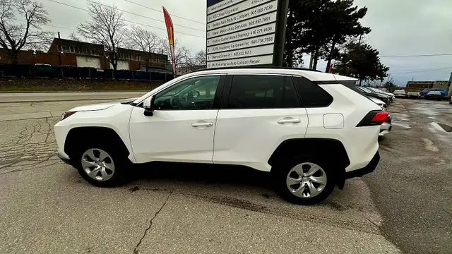 2020 Toyota RAV4 LE AWD - NO ACCIDENTS - HEATED SEATS - ALL WHEE - Photo 6