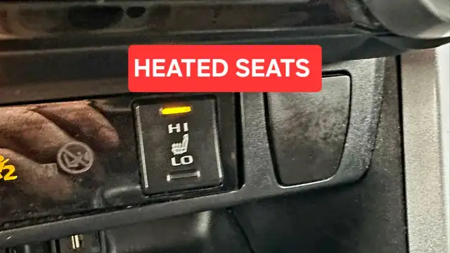 2020 Toyota RAV4 LE AWD - NO ACCIDENTS - HEATED SEATS - ALL WHEE - Photo 12