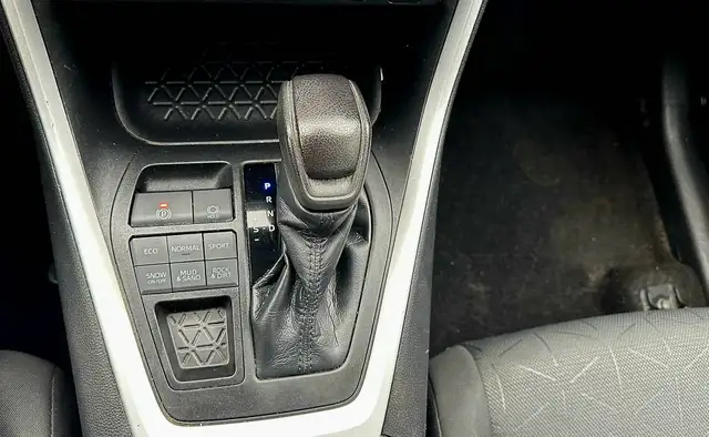 2020 Toyota RAV4 LE AWD - NO ACCIDENTS - HEATED SEATS - ALL WHEE - Photo 16