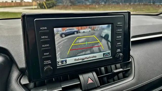 2020 Toyota RAV4 LE AWD - NO ACCIDENTS - HEATED SEATS - ALL WHEE - Photo 17