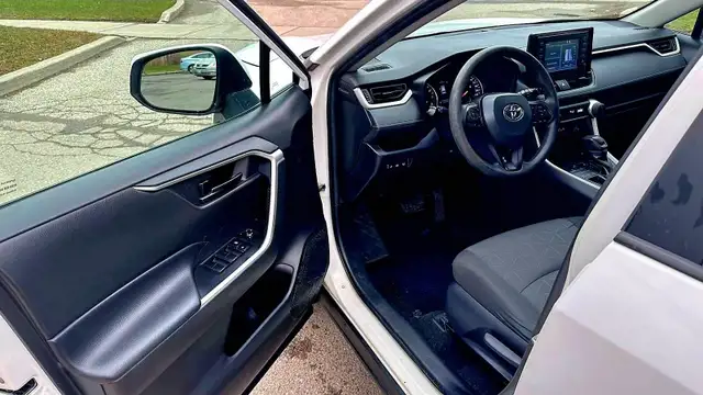 2020 Toyota RAV4 LE AWD - NO ACCIDENTS - HEATED SEATS - ALL WHEE - Photo 25