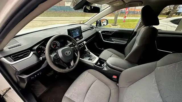 2020 Toyota RAV4 LE AWD - NO ACCIDENTS - HEATED SEATS - ALL WHEE - Photo 28