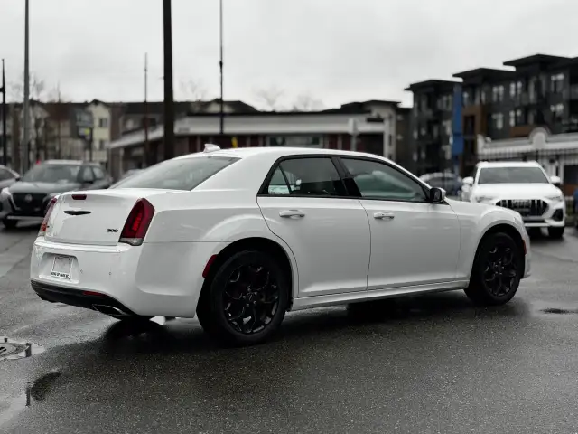 2023 CHRYSLER 300 - Photo 4