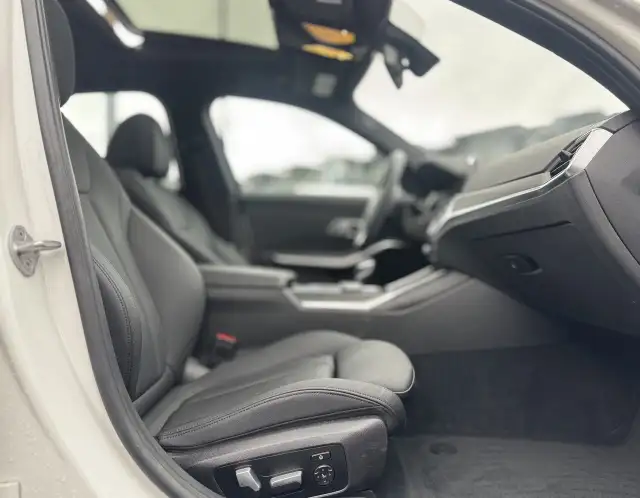 2021 BMW 3 SERIES - Photo 12