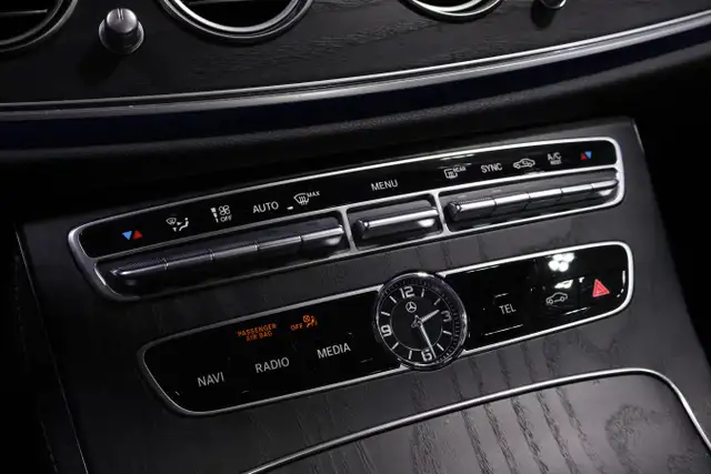 2019 Mercedes-Benz E450 4MATIC | WELL OPTIONED | AMG WHEELS | LO - Photo 18