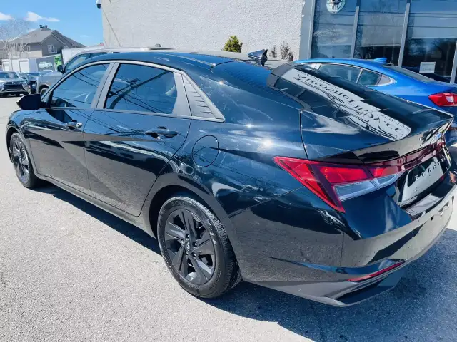 2023 HYUNDAI Elantra SEL - Photo 5