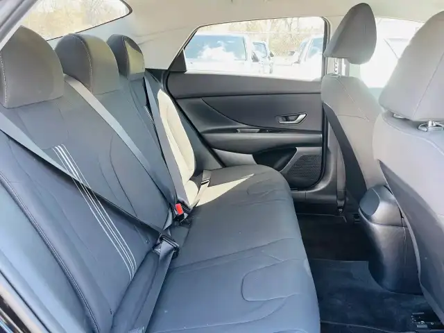 2023 HYUNDAI Elantra SEL - Photo 11