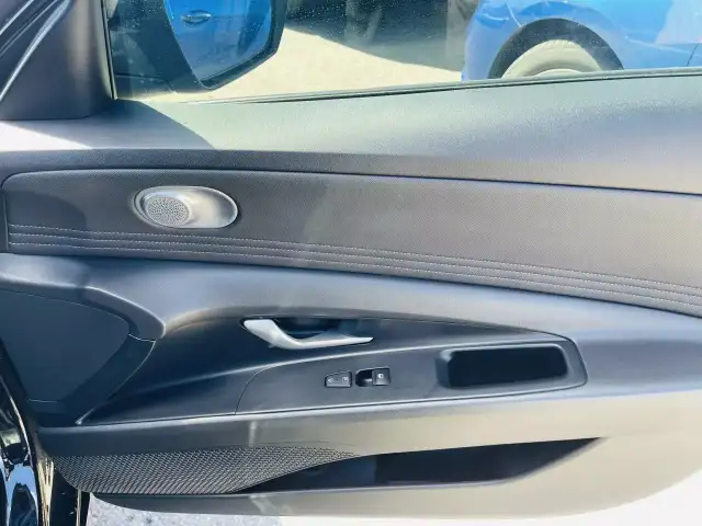 2023 HYUNDAI Elantra SEL - Photo 13