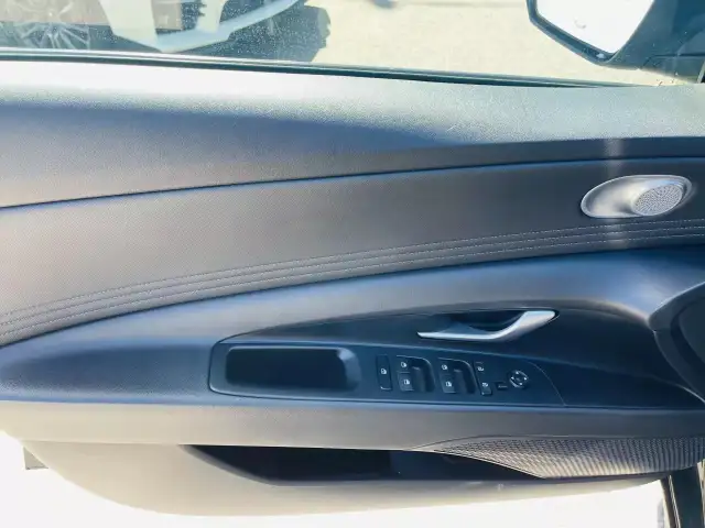 2023 HYUNDAI Elantra SEL - Photo 16