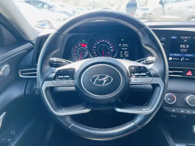 2023 HYUNDAI Elantra SEL - Photo 19