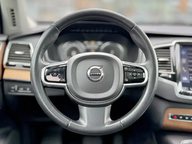 2016 Volvo XC 90 T8 Inscription eAWD (Plug in Hybrid) | 1 Owner - Photo 12