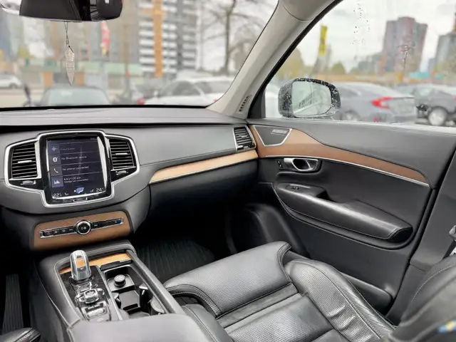 2016 Volvo XC 90 T8 Inscription eAWD (Plug in Hybrid) | 1 Owner - Photo 14