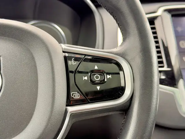 2016 Volvo XC 90 T8 Inscription eAWD (Plug in Hybrid) | 1 Owner - Photo 16