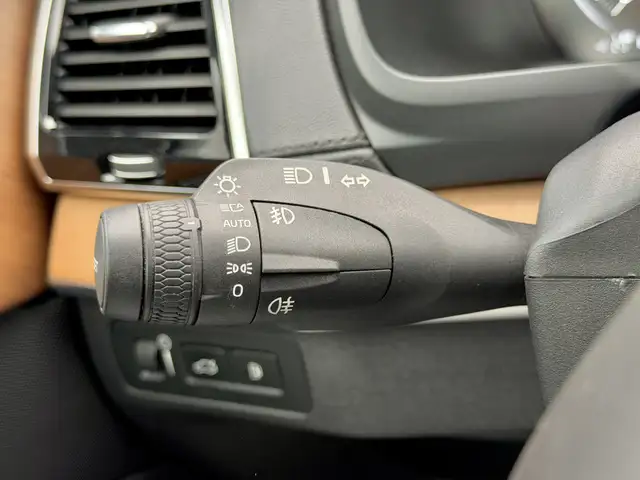 2016 Volvo XC 90 T8 Inscription eAWD (Plug in Hybrid) | 1 Owner - Photo 18