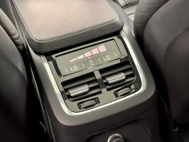 2016 Volvo XC 90 T8 Inscription eAWD (Plug in Hybrid) | 1 Owner - Photo 21