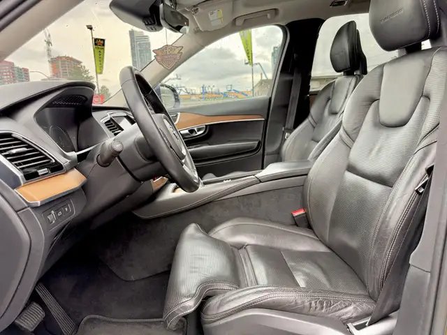 2016 Volvo XC 90 T8 Inscription eAWD (Plug in Hybrid) | 1 Owner - Photo 24