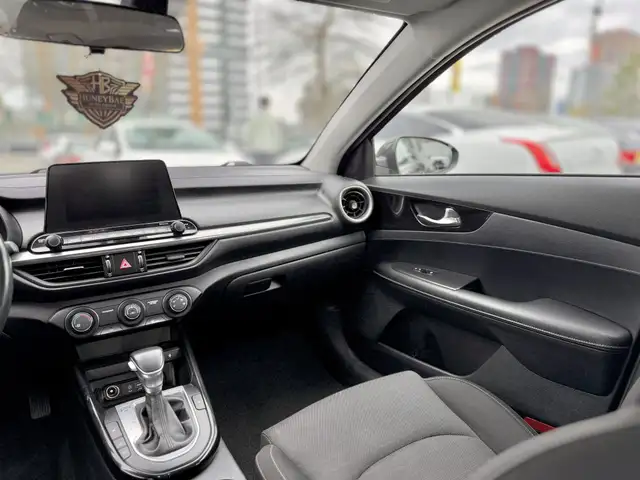 2019 Kia Forte EX  | SUNROOF | Apple Carplay | Backup Camera - Photo 14