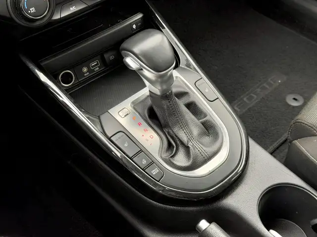 2019 Kia Forte EX  | SUNROOF | Apple Carplay | Backup Camera - Photo 17