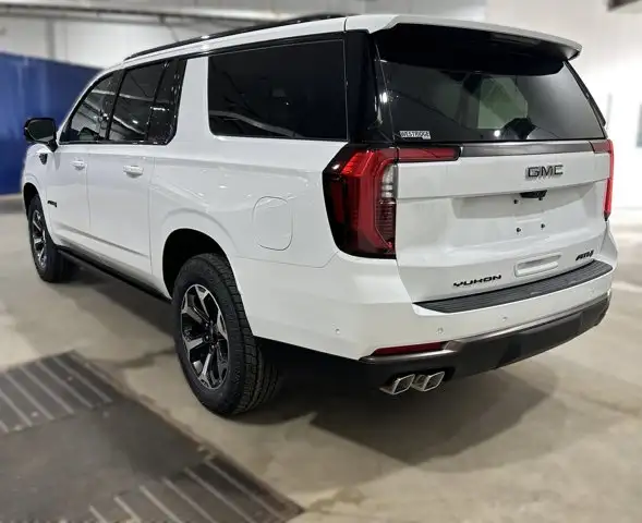 2026 GMC Yukon XL AT4 Ultimate - Photo 3