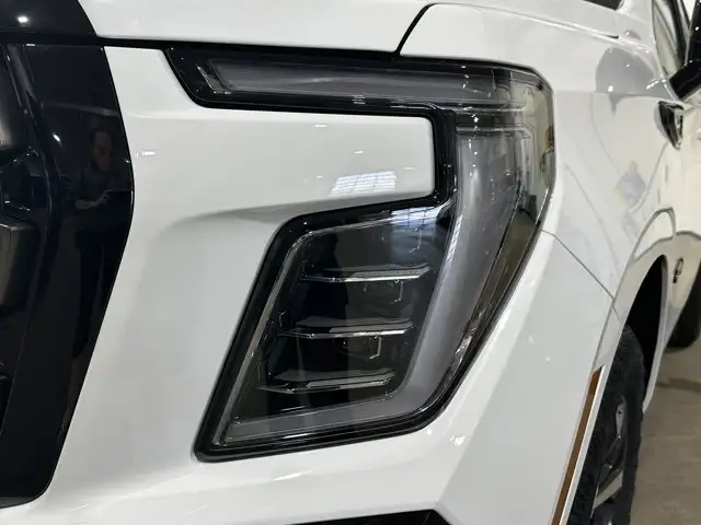 2026 GMC Yukon XL AT4 Ultimate - Photo 10