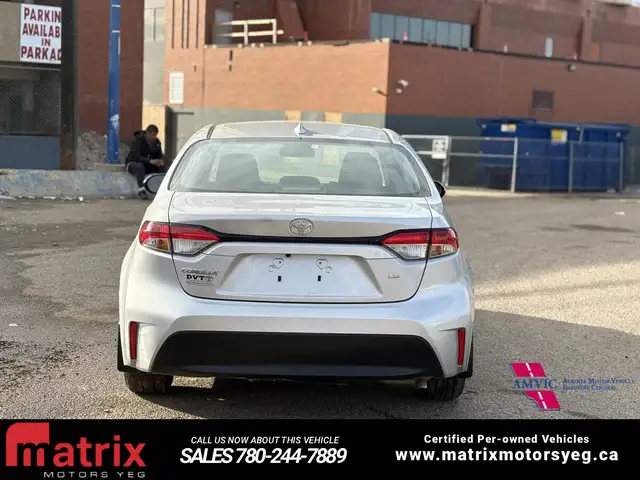 2023 Toyota Corolla LE - Photo 3