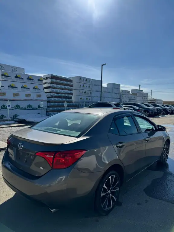 2018 Toyota Corolla SE : LOW MILEAGE - Photo 4