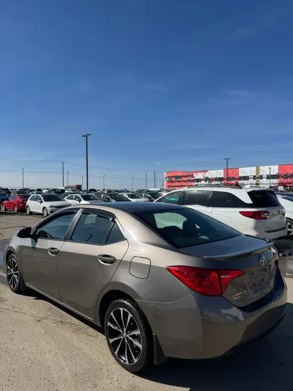 2018 Toyota Corolla SE : LOW MILEAGE - Photo 6