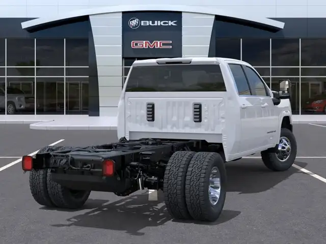 2026 GMC Sierra 3500HD CC - Photo 4