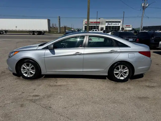 2012 Hyundai Sonata GLS, WELL MAINTAINED, DRIVES GREAT, CERTIFIE - Photo 2