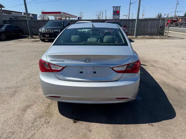2012 Hyundai Sonata GLS, WELL MAINTAINED, DRIVES GREAT, CERTIFIE - Photo 4