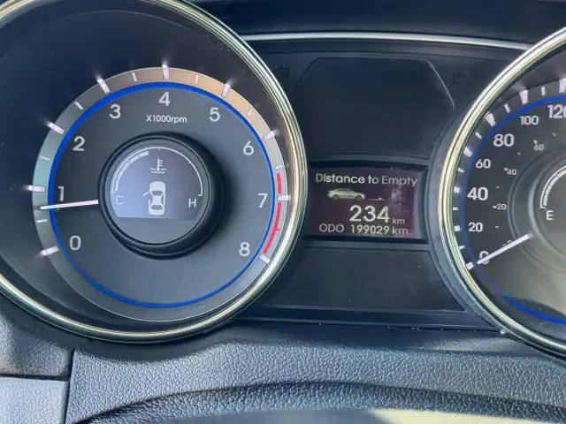 2012 Hyundai Sonata GLS, WELL MAINTAINED, DRIVES GREAT, CERTIFIE - Photo 14