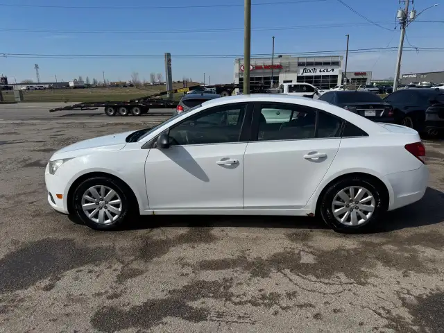2011 Chevrolet Cruze LS , AUTO, ONLY 159KMS, 1 OWNER, NO ACCIDEN - Photo 2