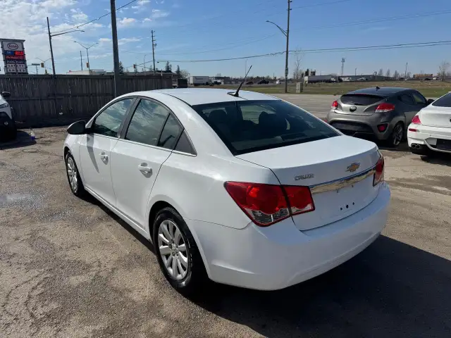 2011 Chevrolet Cruze LS , AUTO, ONLY 159KMS, 1 OWNER, NO ACCIDEN - Photo 3