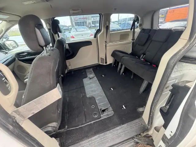 2017 Dodge Grand Caravan CVP, 7 PASSENGER, ROOF RACK, WORK VEHIC - Photo 10