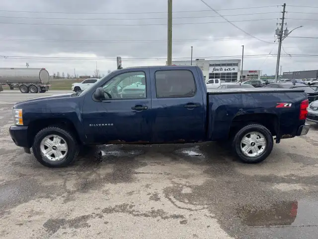 2010 Chevrolet Silverado 1500 LT Z71, RWD, CREW CAB, NO ACCIDENT - Photo 2