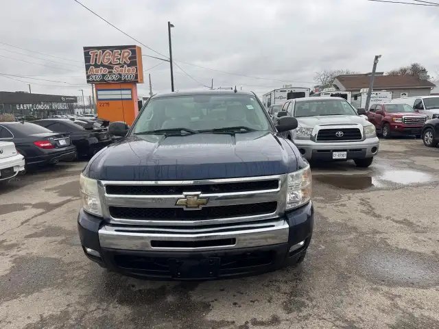 2010 Chevrolet Silverado 1500 LT Z71, RWD, CREW CAB, NO ACCIDENT - Photo 8