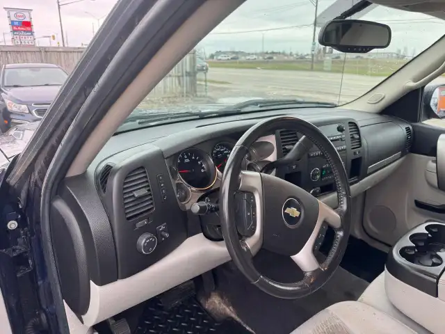 2010 Chevrolet Silverado 1500 LT Z71, RWD, CREW CAB, NO ACCIDENT - Photo 13