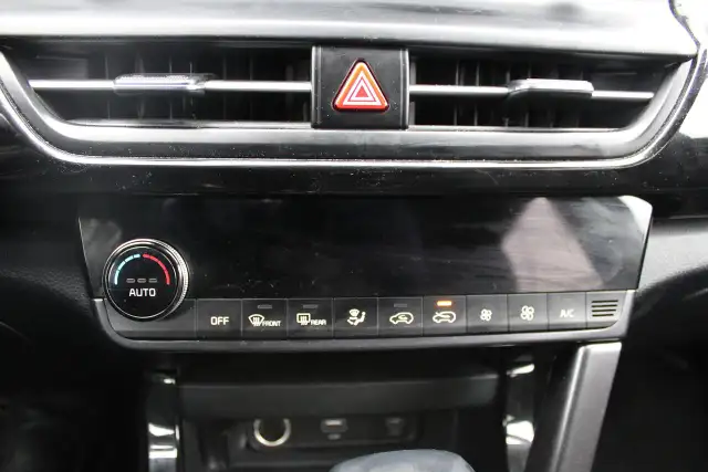 2024 Kia Seltos EX - Photo 15