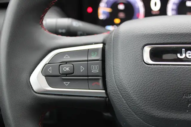 2024 Jeep Compass Trailhawk 4x4 - Photo 14