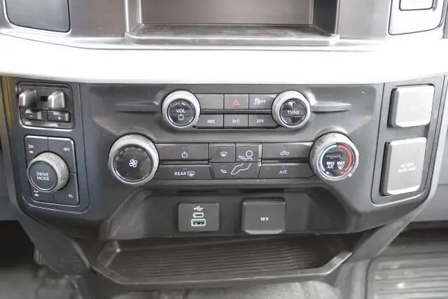 2025 Ford SUPER DUTY F-250 SRW XLT 4WD Crew Cab 8' Box - Photo 15